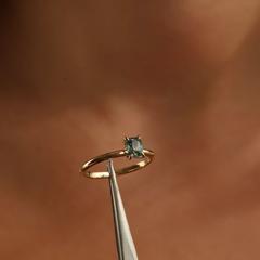 Nangi fine jewelry - blue ring in yellow gold