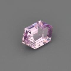 Nangi fine jewelry - pink gemstone in gold