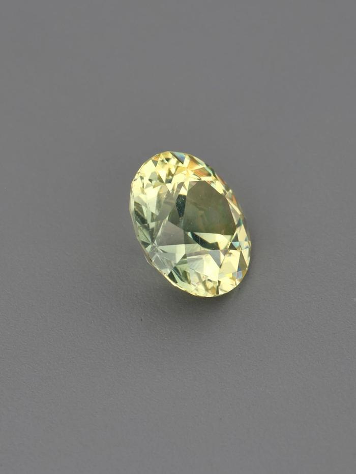 Nangi fine jewelry - yellow gemstone in gold