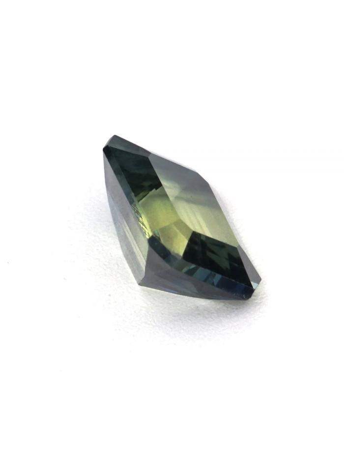 Nangi fine jewelry - green gemstone in gold
