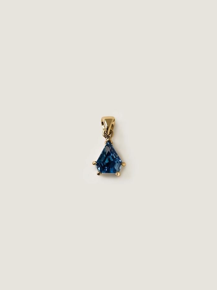 Nangi fine jewelry - blue sapphire pendant in yellow gold