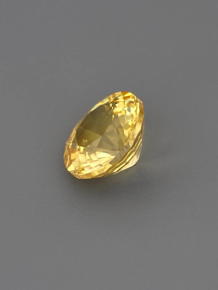 Nangi fine jewelry - yellow gemstone in gold