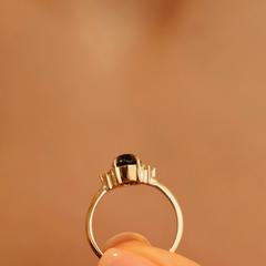 Nangi fine jewelry - teal / Peacock sapphire ring in yellow gold