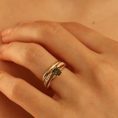Nangi fine jewelry - teal / Peacock sapphire ring in yellow gold