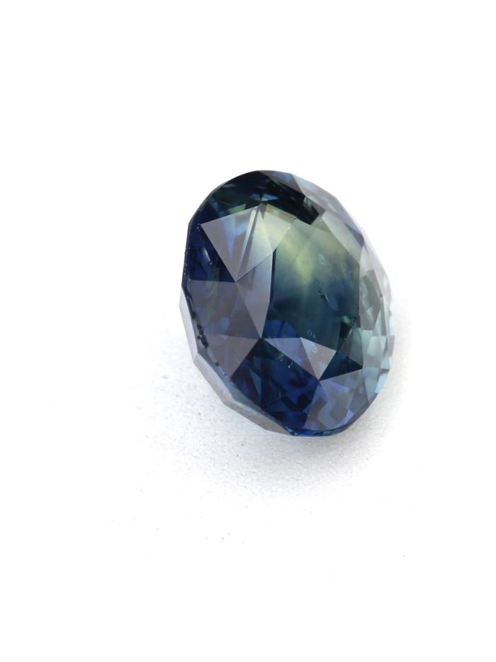 Nangi fine jewelry - teal / Peacock sapphire gemstone in gold
