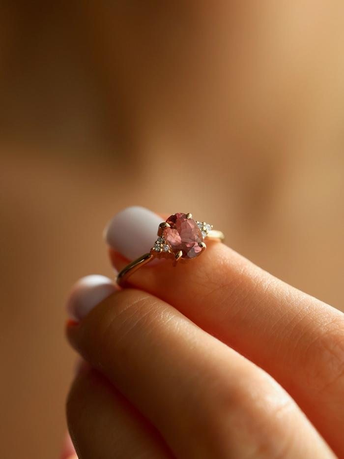 Nangi fine jewelry - pink ring in yellow gold