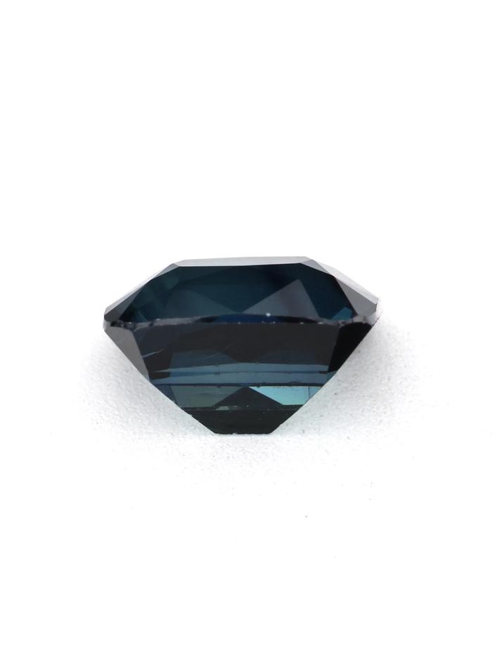 Nangi fine jewelry - green gemstone in gold