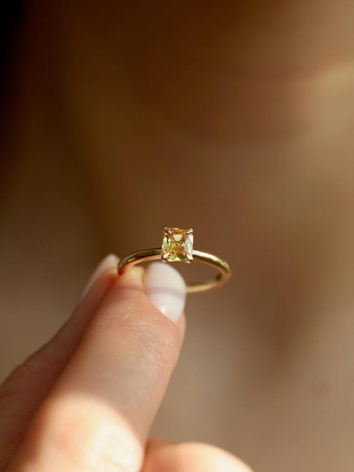 Nangi fine jewelry - yellow ring in gold