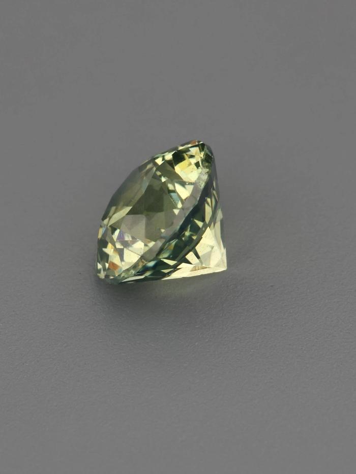 Nangi fine jewelry - yellow gemstone in gold