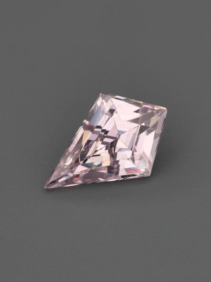 Nangi fine jewelry - pink gemstone in gold