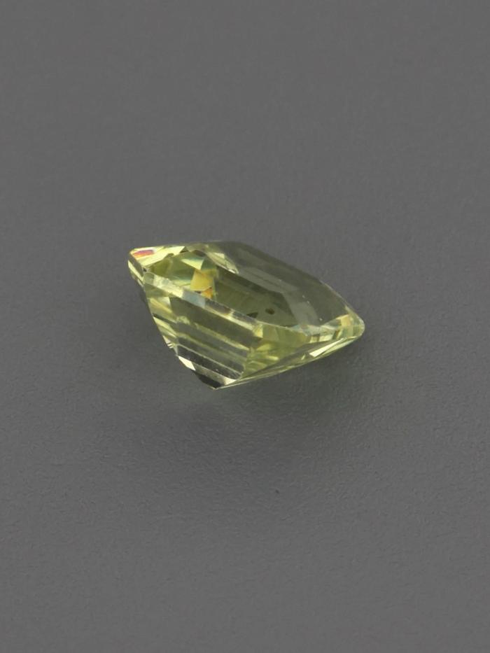 Nangi fine jewelry - green gemstone in gold