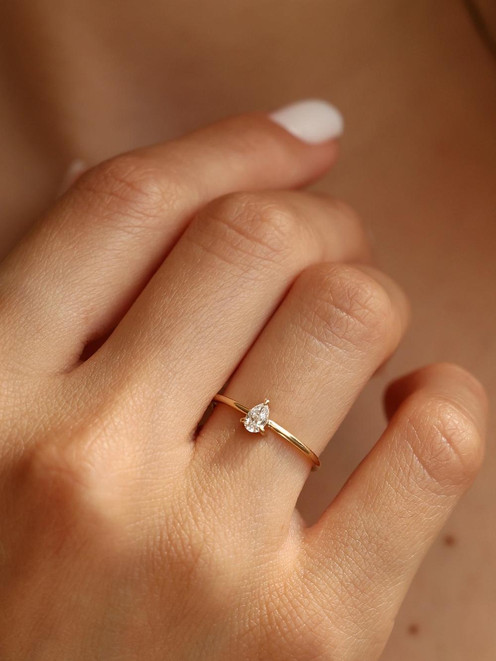 Petite Drop Diamond Ring – 0.20 Carat