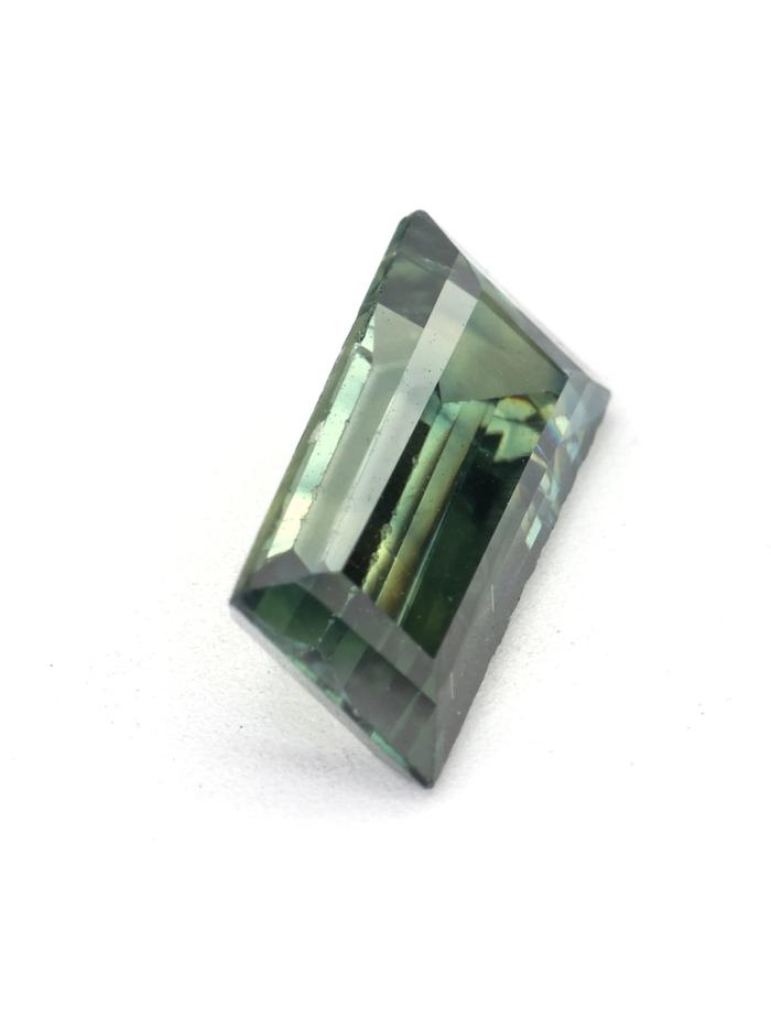 Nangi fine jewelry - green sapphire gemstone in gold