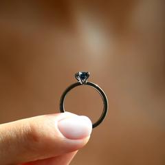 Nangi fine jewelry - blue ring in white gold
