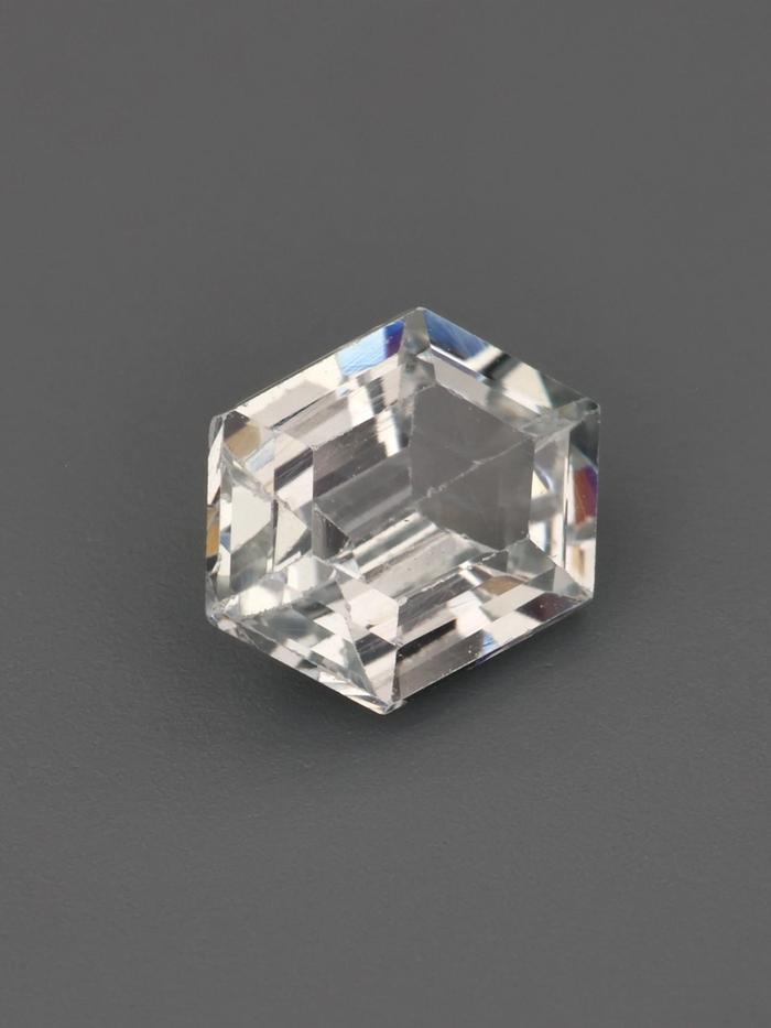 Nangi fine jewelry - champagne gemstone in gold