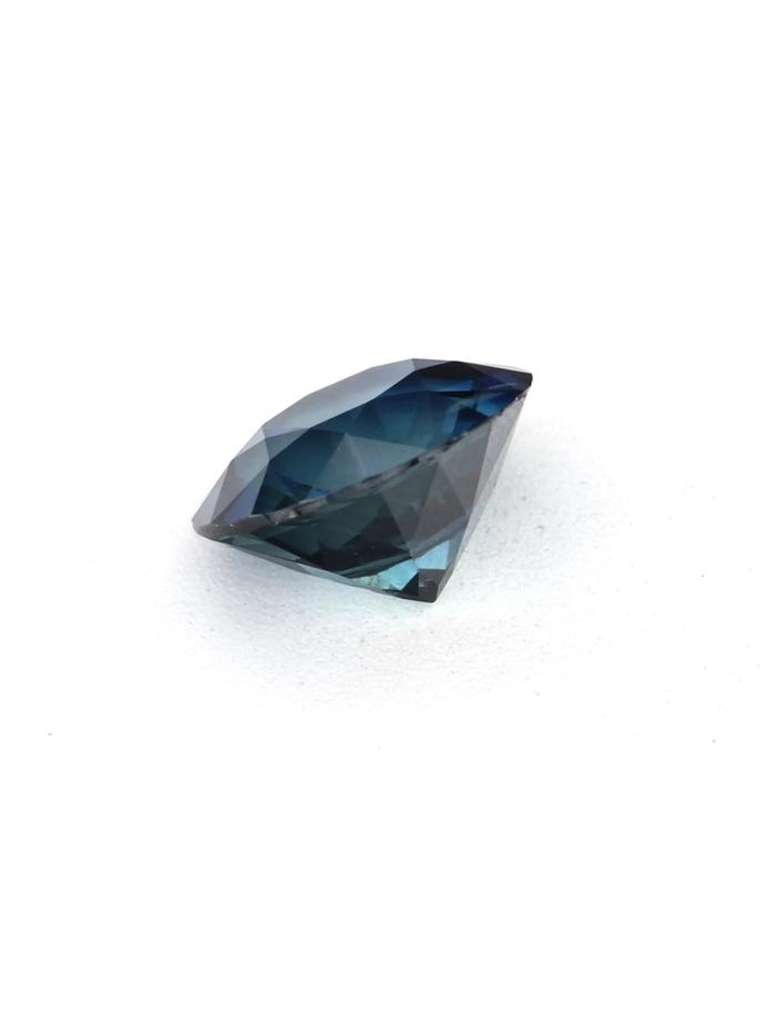 Nangi fine jewelry - blue sapphire gemstone in gold
