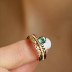 Nangi fine jewelry - teal / Peacock sapphire ring in yellow gold