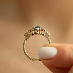 Nangi fine jewelry - teal / Peacock sapphire ring in yellow gold