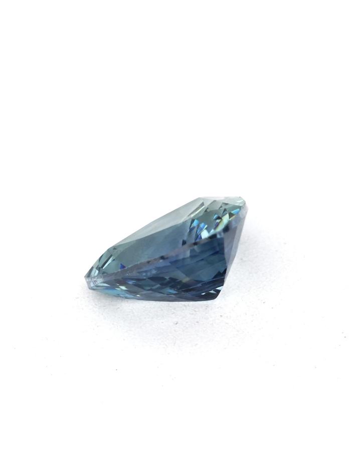 Nangi fine jewelry - blue gemstone in gold