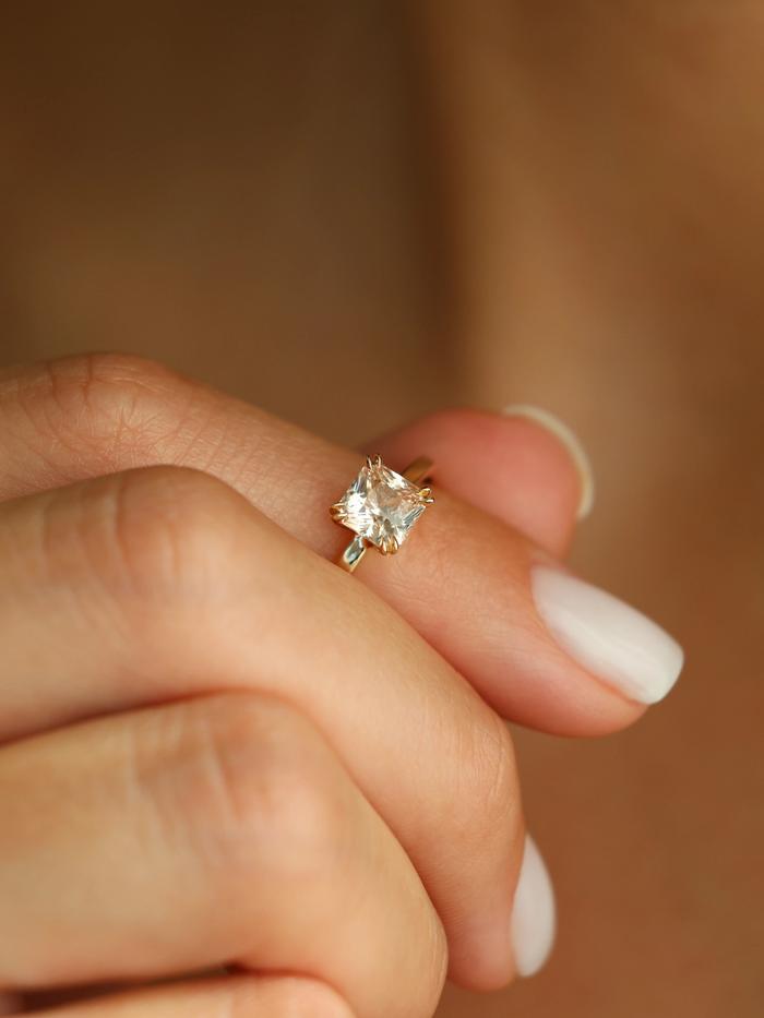 Nangi fine jewelry - pink ring in yellow gold