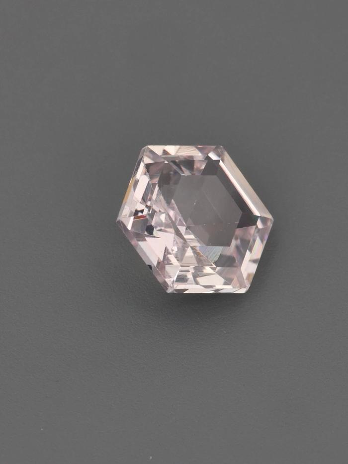 Nangi fine jewelry - champagne gemstone in gold