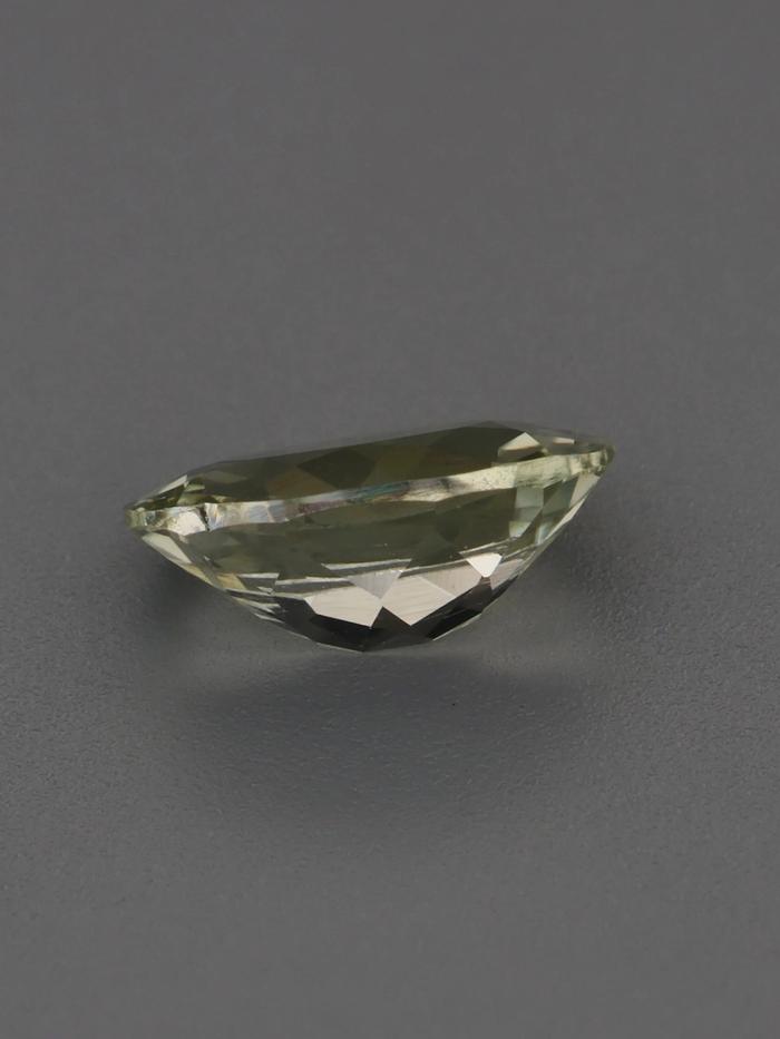 Nangi fine jewelry - green gemstone in gold