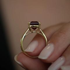 Nangi fine jewelry - red garnet ring in yellow gold