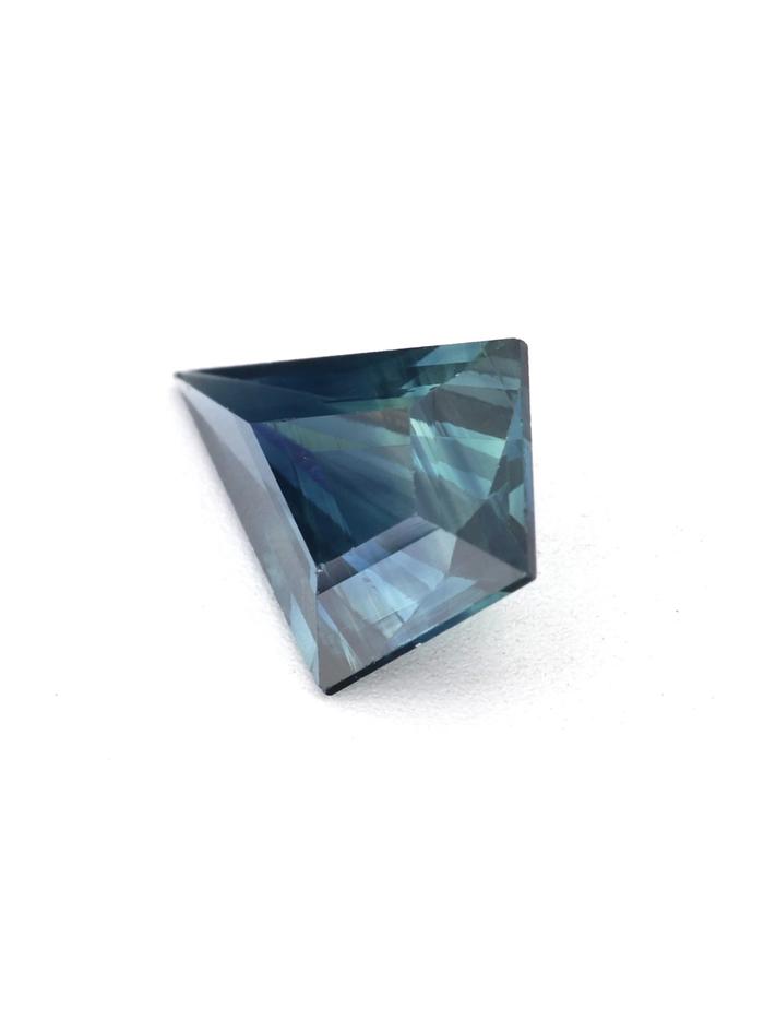 Nangi fine jewelry - blue gemstone in gold