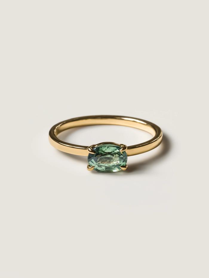 Nangi fine jewelry - green sapphire ring in yellow gold