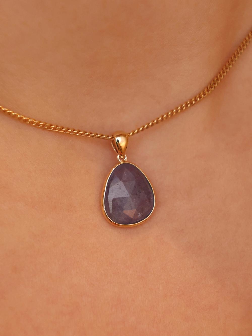 Tanzanite Glow Pendant