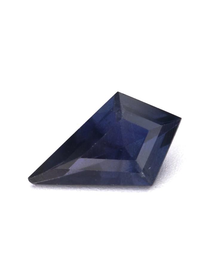 Nangi fine jewelry - blue gemstone in gold