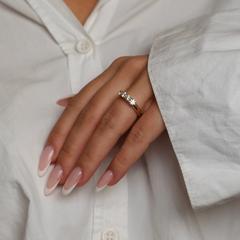 Nangi fine jewelry - white ring in yellow gold