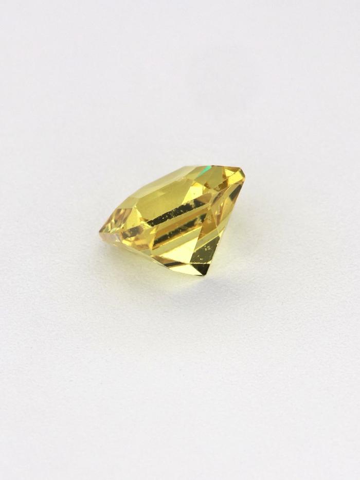 Nangi fine jewelry - yellow gemstone in gold