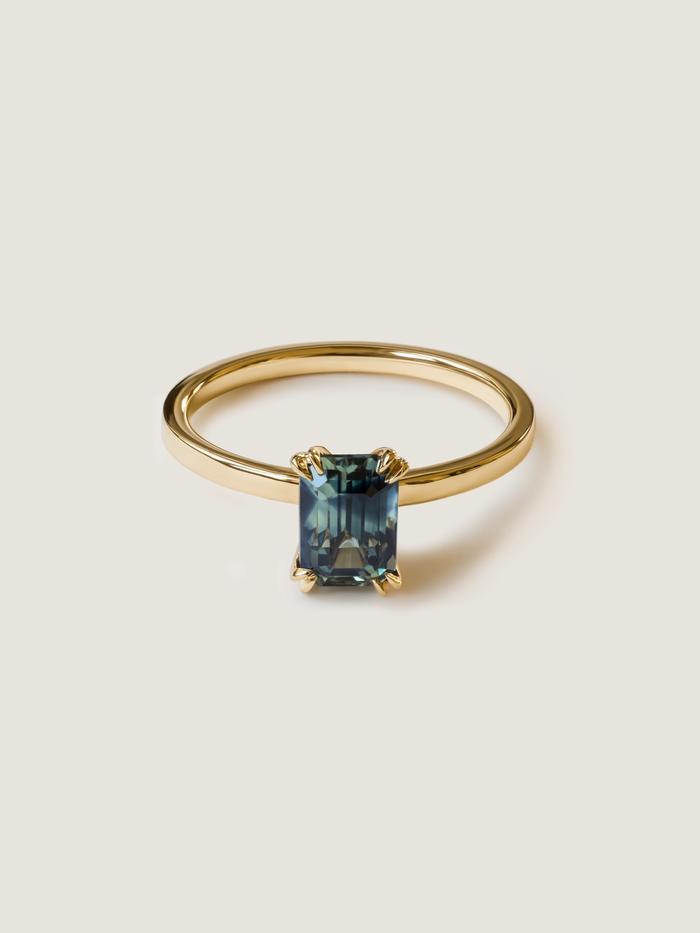 Nangi fine jewelry - green sapphire ring in yellow gold