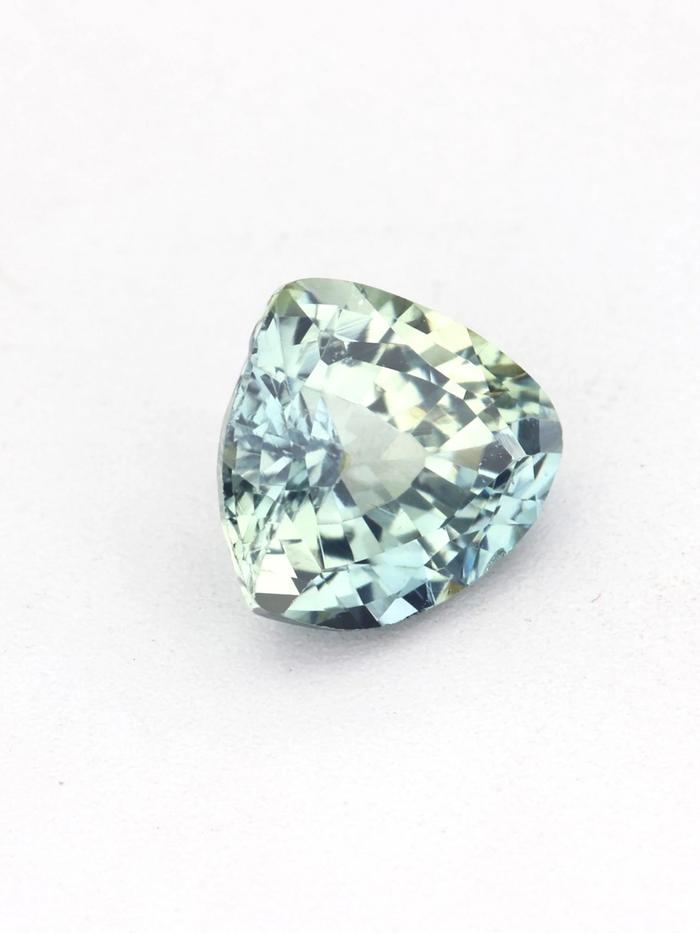 Nangi fine jewelry - blue gemstone in gold