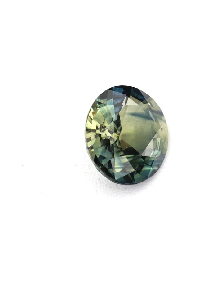 Nangi fine jewelry - green gemstone in gold
