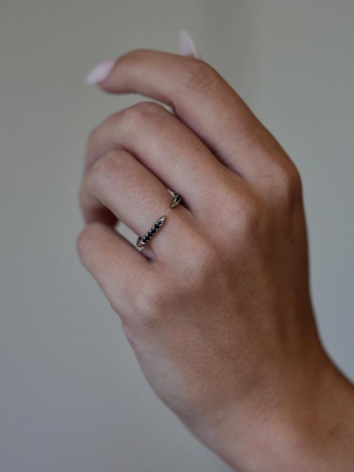 Nangi fine jewelry - black ring in white gold