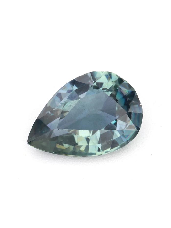 Nangi fine jewelry - teal / Peacock sapphire gemstone in gold