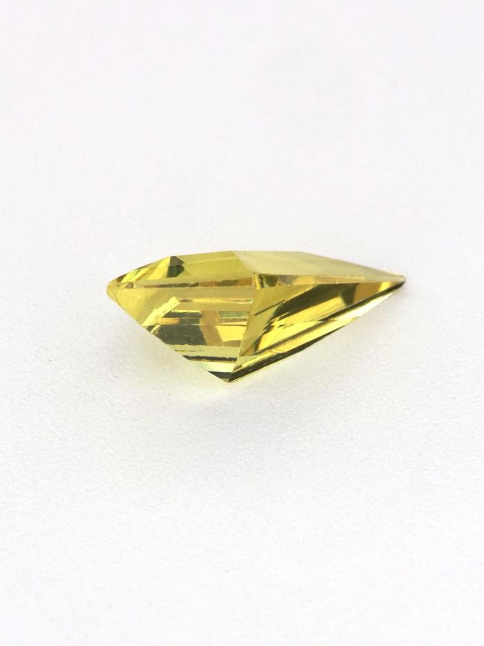 Nangi fine jewelry - yellow gemstone in gold