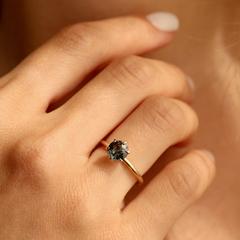 Nangi fine jewelry - green ring in yellow gold