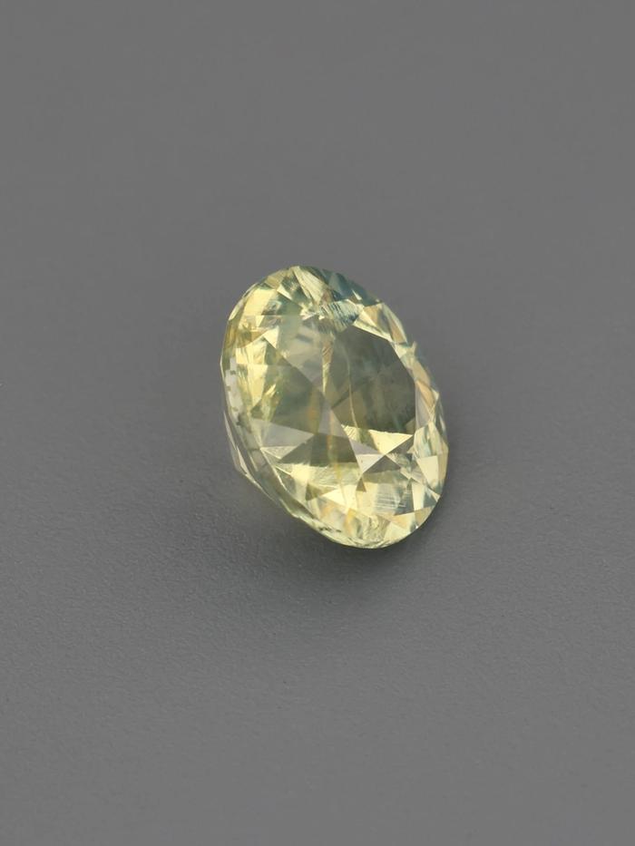 Nangi fine jewelry - yellow gemstone in gold