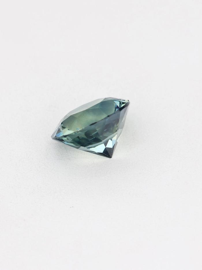 Nangi fine jewelry - green gemstone in gold