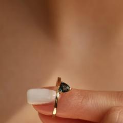 Nangi fine jewelry - teal / Peacock ring in yellow gold