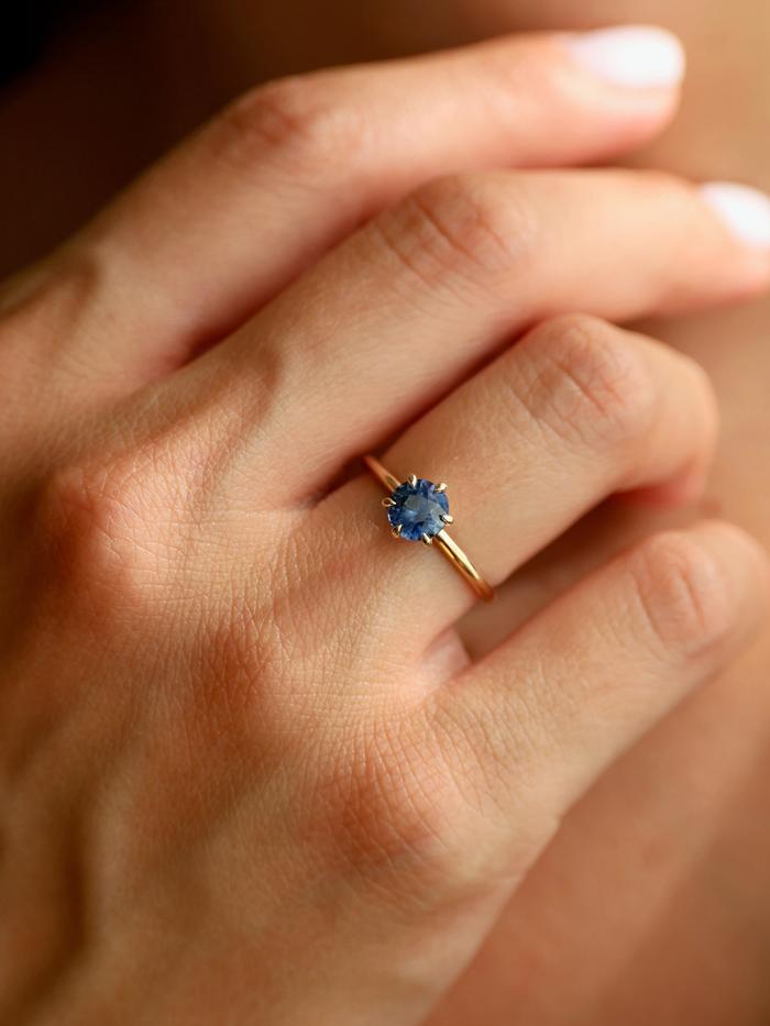 Nangi fine jewelry - teal / Peacock ring in yellow gold