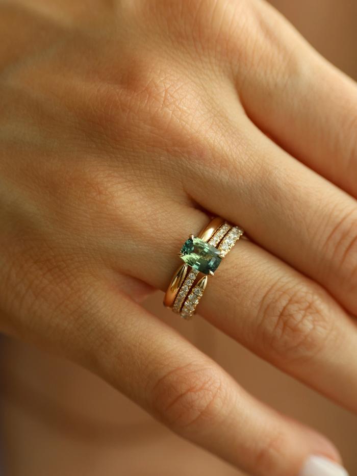 Nangi fine jewelry - green ring in yellow gold
