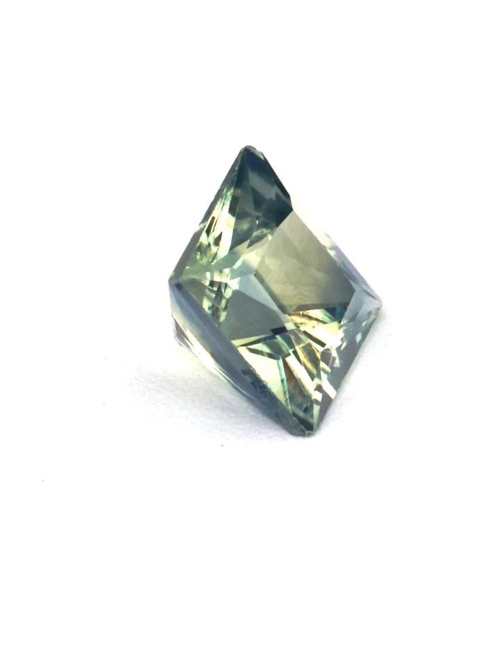 Nangi fine jewelry - teal / Peacock gemstone in gold