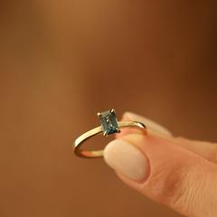 Nangi fine jewelry - blue ring in yellow gold