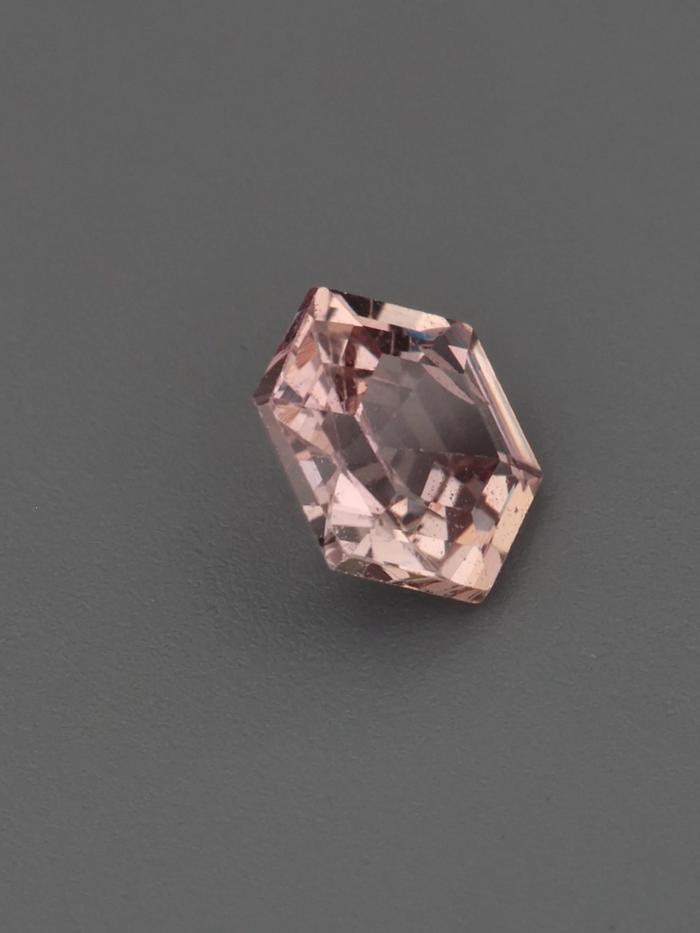 Nangi fine jewelry - pink gemstone in gold