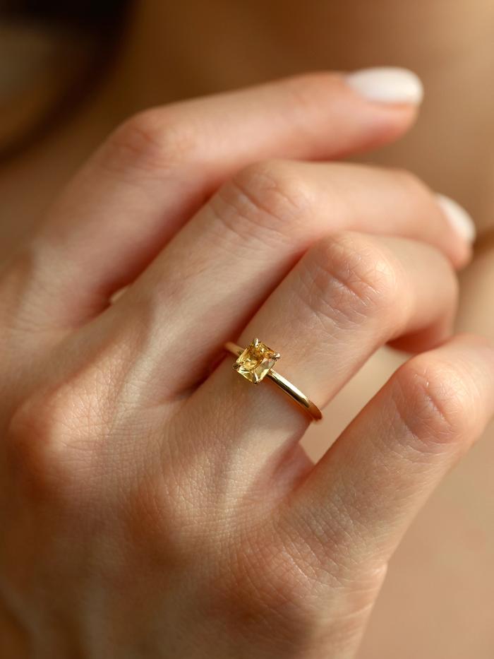 Nangi fine jewelry - yellow ring in gold