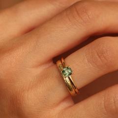Nangi fine jewelry - green sapphire ring in yellow gold